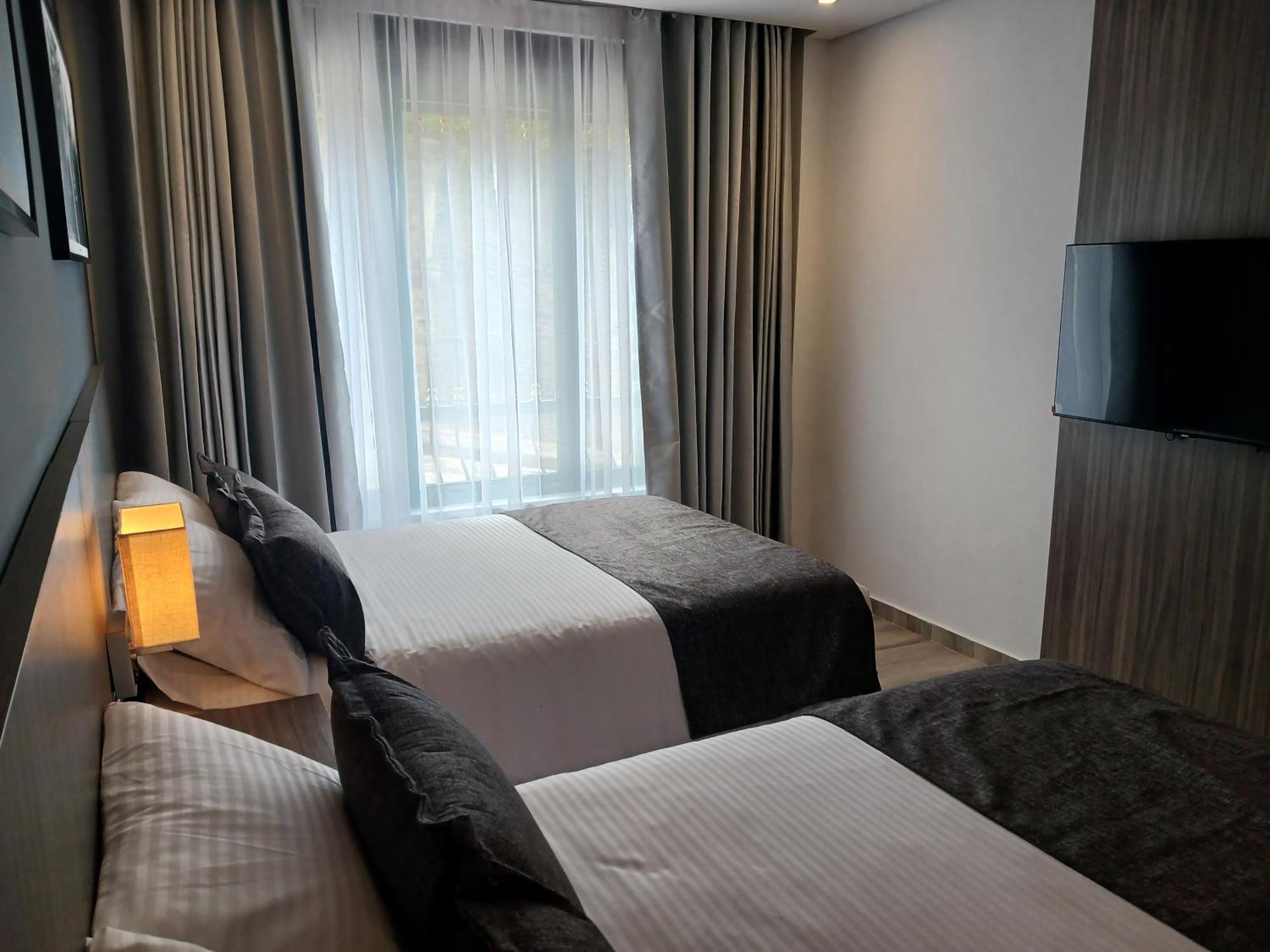Hotel Santino Jenesano Zewnętrze zdjęcie
